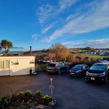 Lovely Private Studio Room With Own Kitchen And Bathroom. Set In The Popular Area Of Shiphay In Torquay And Only A Short Walk From Torbay Hospital Buitenkant foto