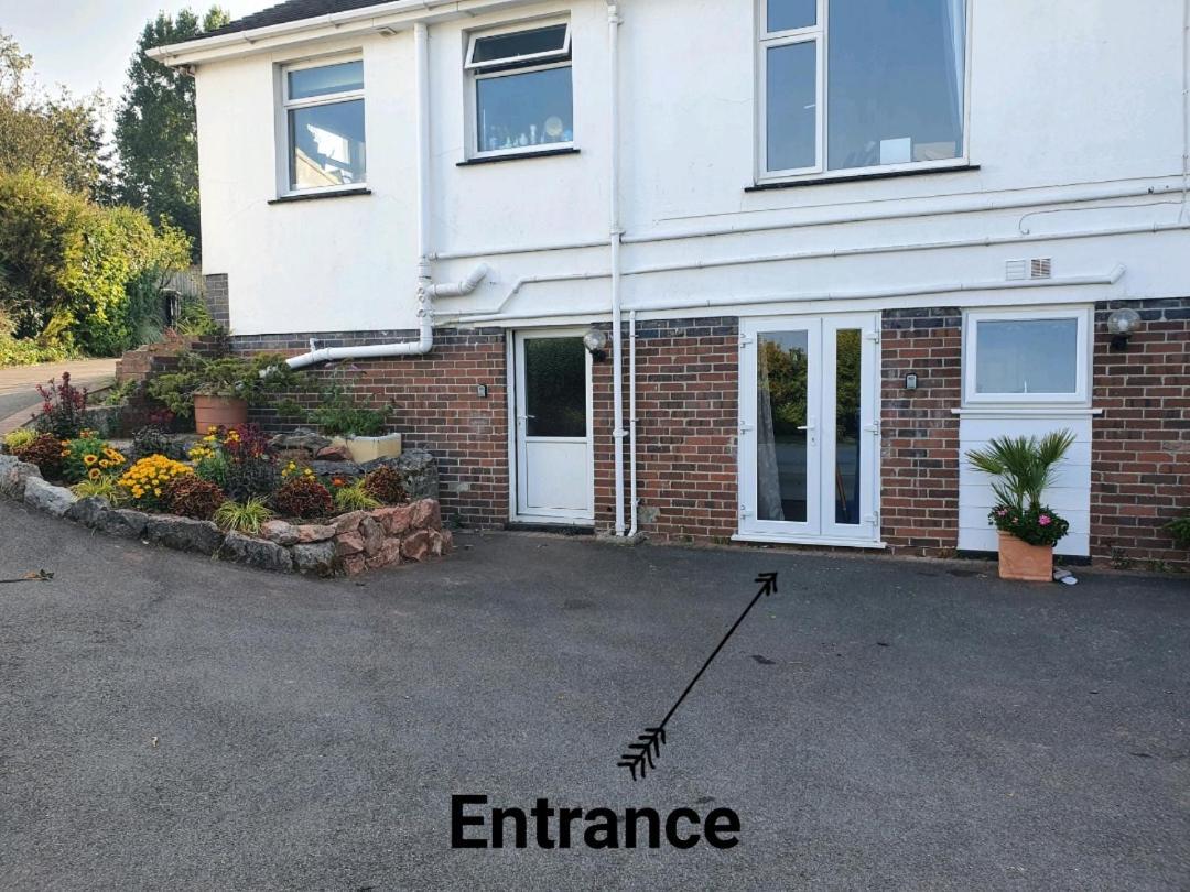 Lovely Private Studio Room With Own Kitchen And Bathroom. Set In The Popular Area Of Shiphay In Torquay And Only A Short Walk From Torbay Hospital Buitenkant foto