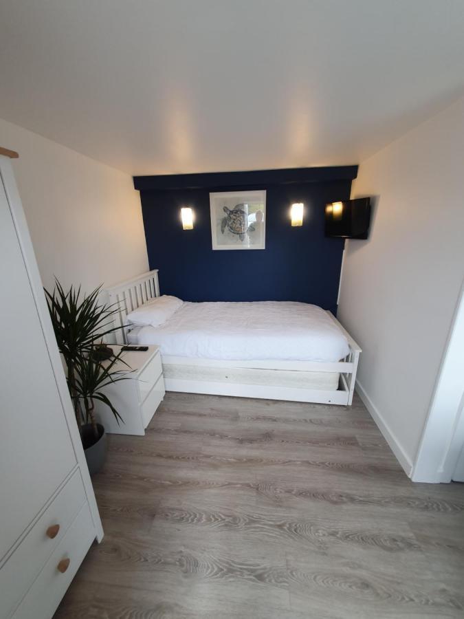 Lovely Private Studio Room With Own Kitchen And Bathroom. Set In The Popular Area Of Shiphay In Torquay And Only A Short Walk From Torbay Hospital Buitenkant foto