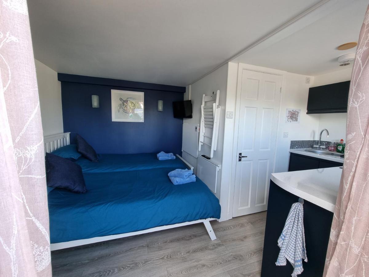 Lovely Private Studio Room With Own Kitchen And Bathroom. Set In The Popular Area Of Shiphay In Torquay And Only A Short Walk From Torbay Hospital Buitenkant foto