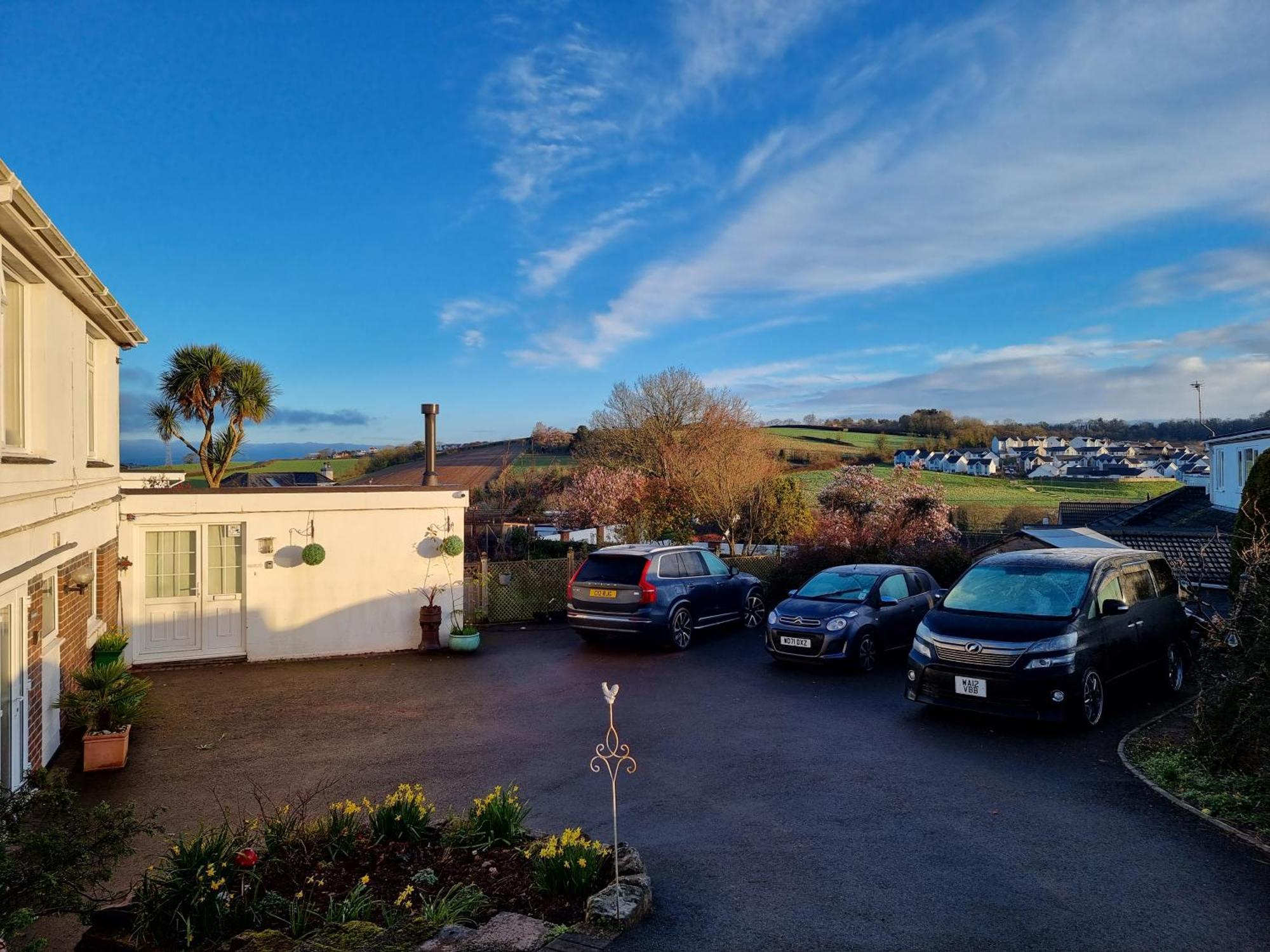 Lovely Private Studio Room With Own Kitchen And Bathroom. Set In The Popular Area Of Shiphay In Torquay And Only A Short Walk From Torbay Hospital Buitenkant foto
